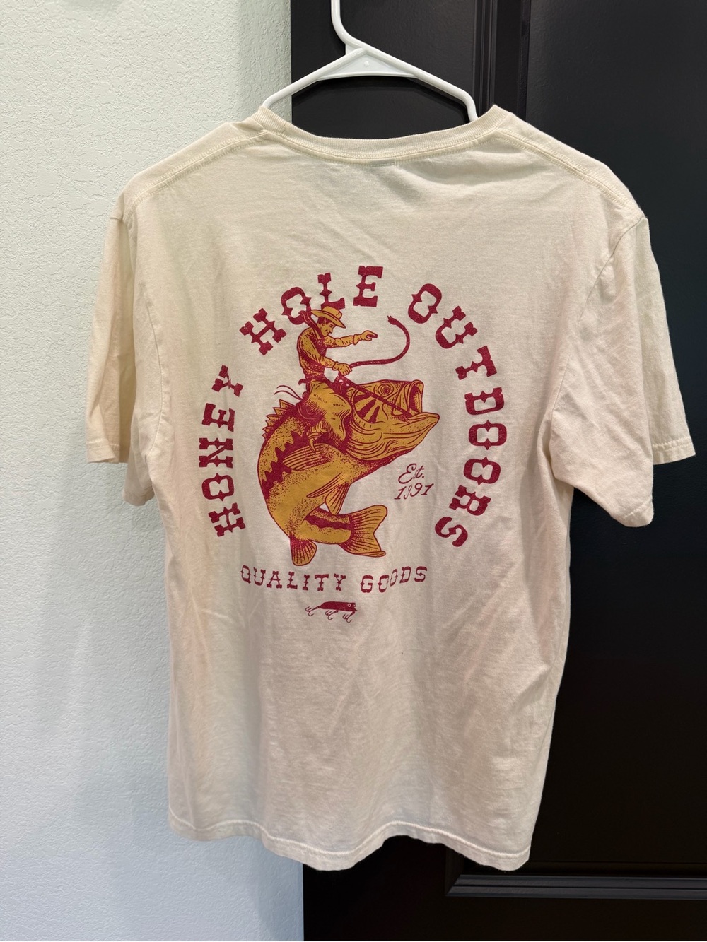 Medium Honey Hole Outdoors Bass Cowboy T shirt